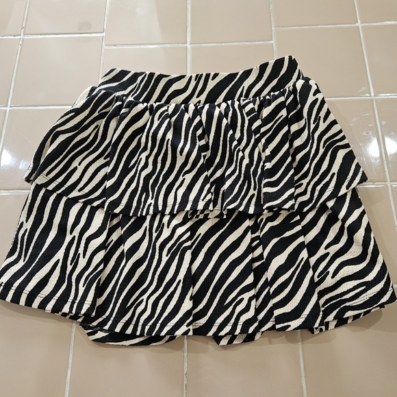Glo Fashion London Zebra Print Tiered Skirt. Size Medium. - Picture 4 of 7